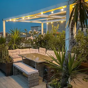 Follow The Sun - Rooftop Terrace Katania