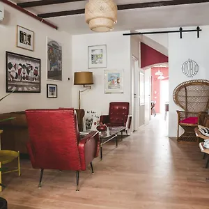  Hostal The Hostello